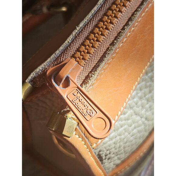 DOONEY & BOURKE Vintage Tan and Camel/Grey Tote - Picture 9 of 13